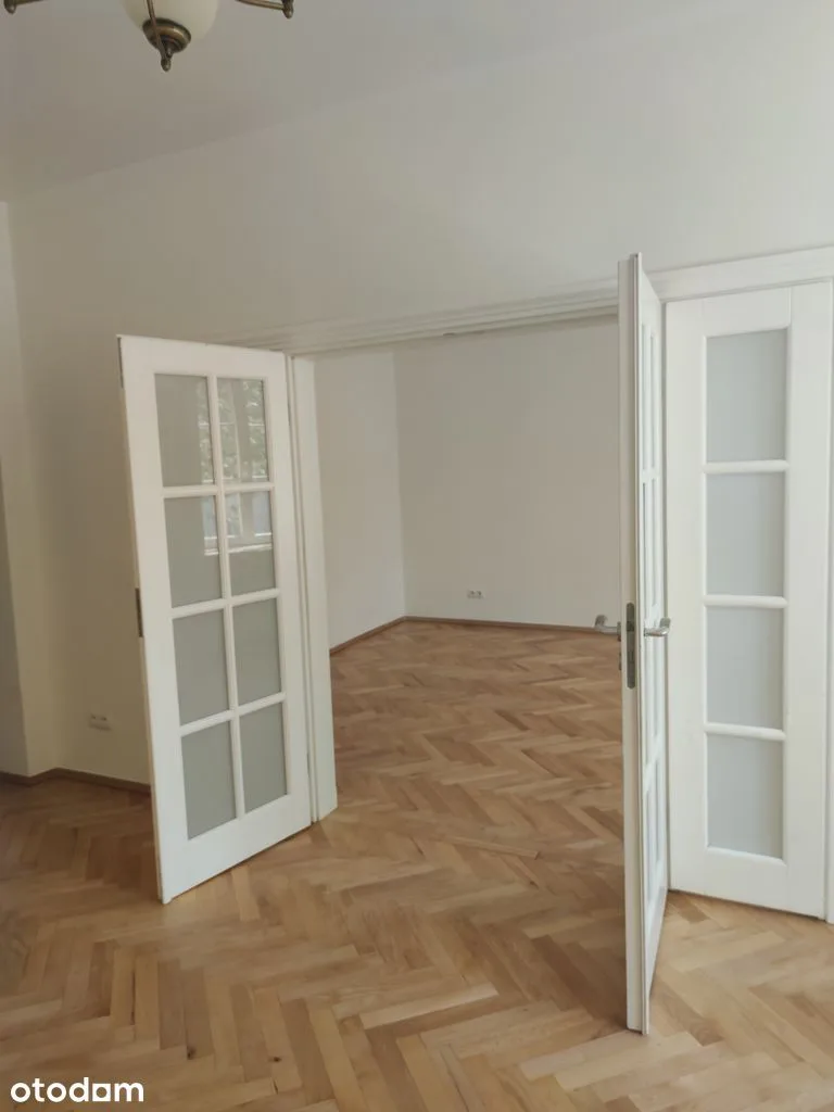 Kamienica przedwojenna 4 minuty do metra, 3 pokoje