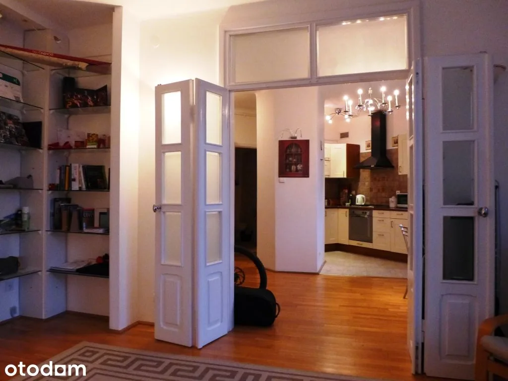 Ciche 2 pokoje po remoncie | Plac Zbawiciela | Metro 1 min | 40 m²