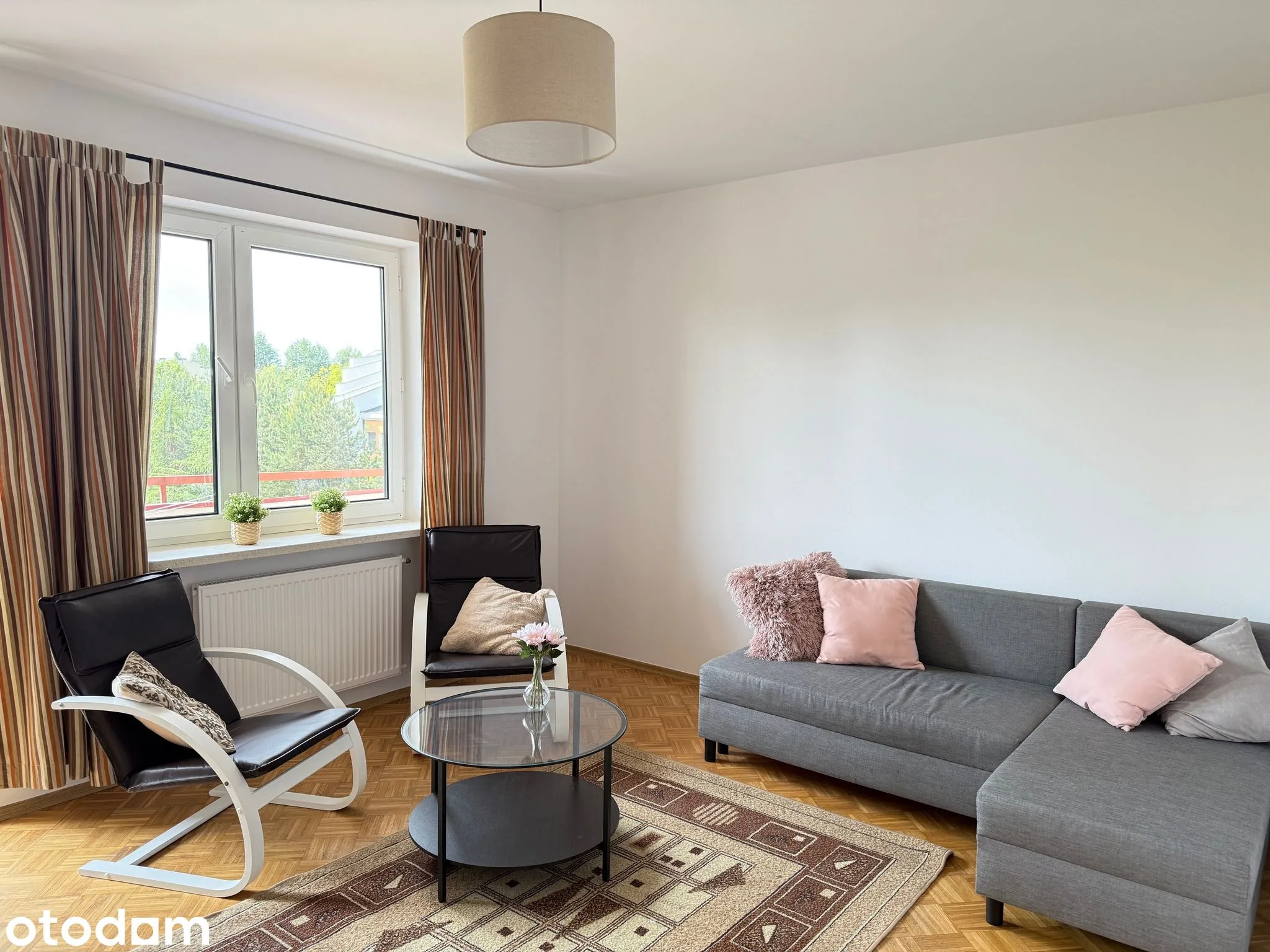 Apartamento de 2 quartos com varanda