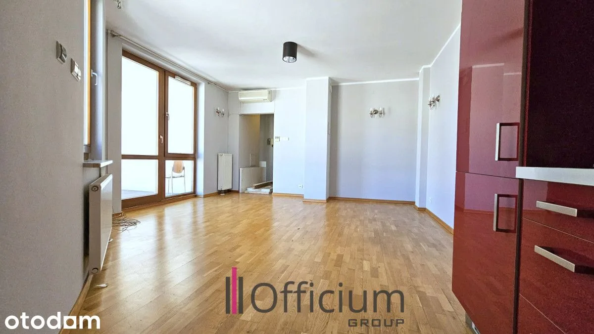 Apartament w nowoczesnym budynku, ścisłe centrum.
