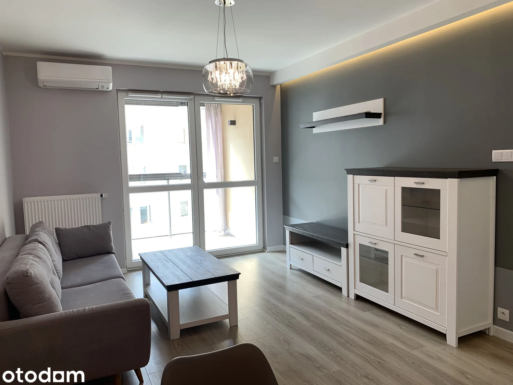 6º piso, loggia y aire acondicionado
