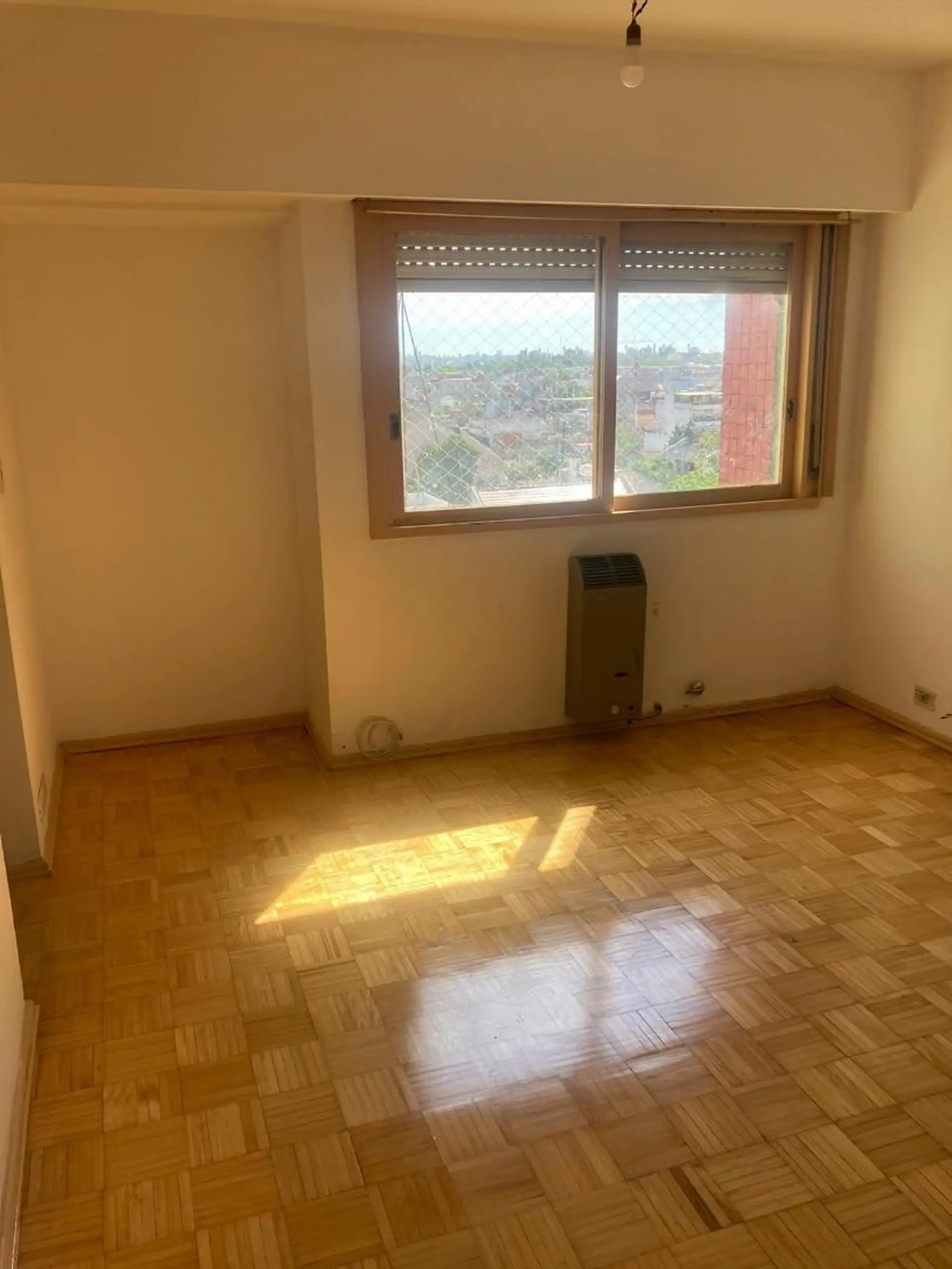 Departamento de 3 ambientes lateral en Villa Lugano