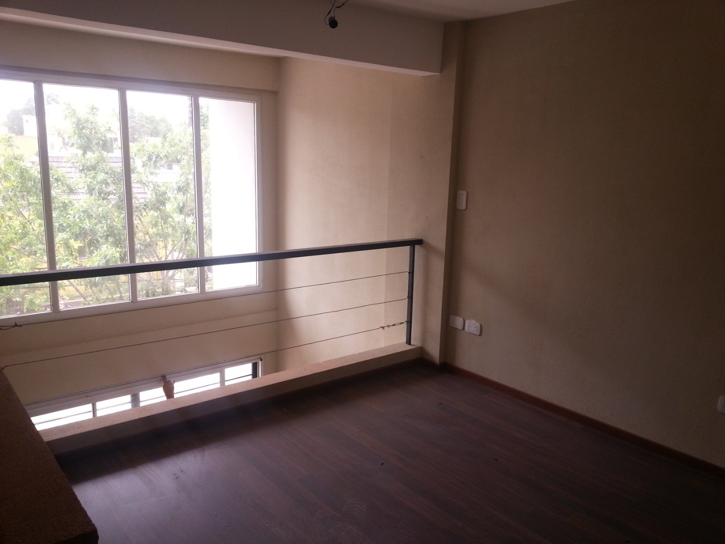 Departamento en alquiler en Lomas de Zamora con dormitorio en planta superior