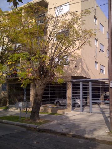 Двухкомнатная квартира с 1 спальней и парковочным местом в Vicente López