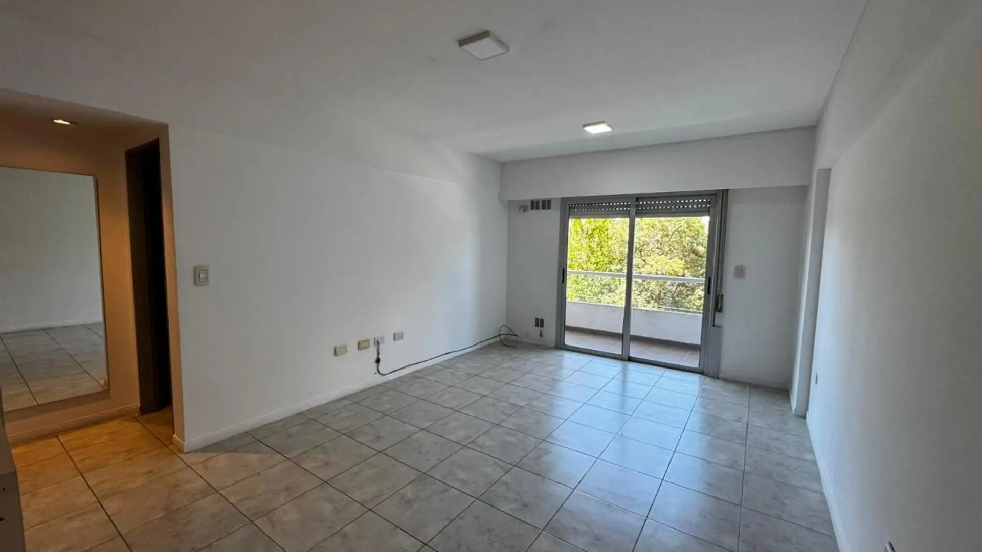 Departamento con cochera cubierta en Castelar Norte, Morón
