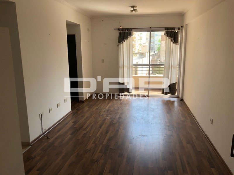 Apartamento de 2 ambientes ao fundos em Liniers