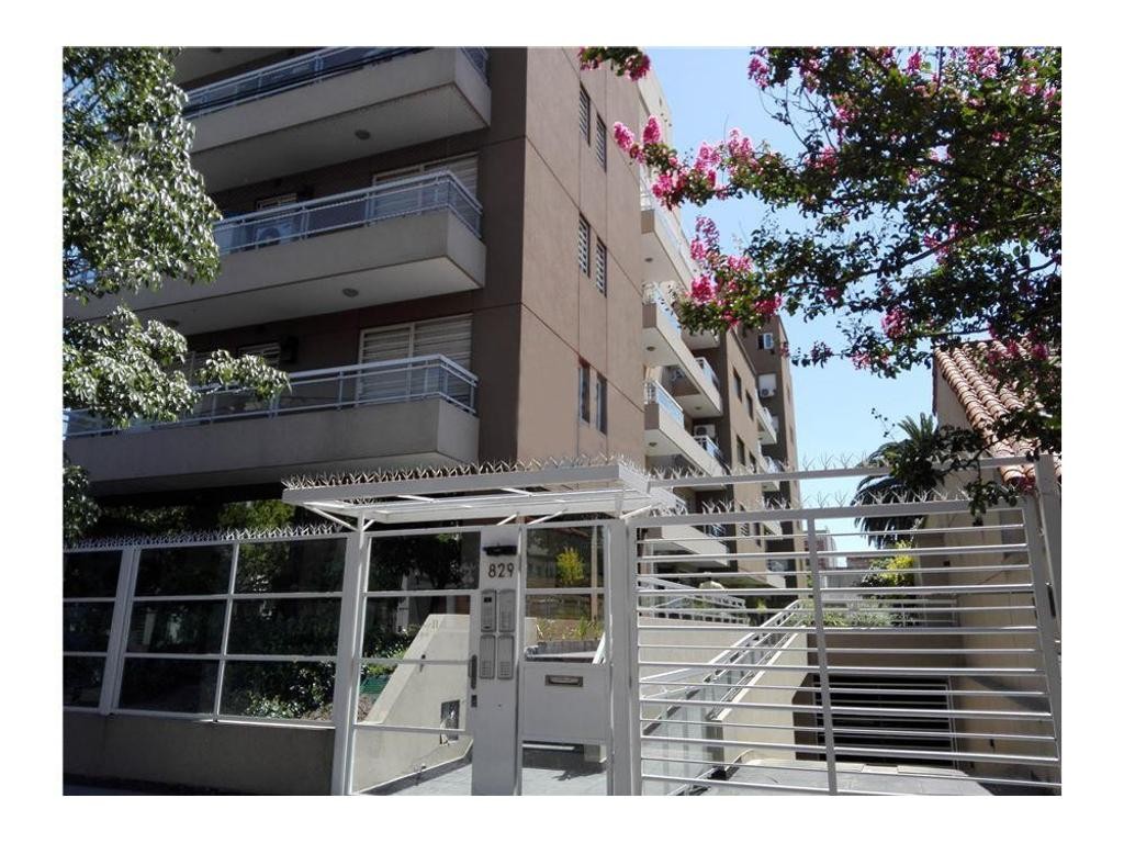 Apartamento de 3 ambientes com 2 quartos em Morón Sur