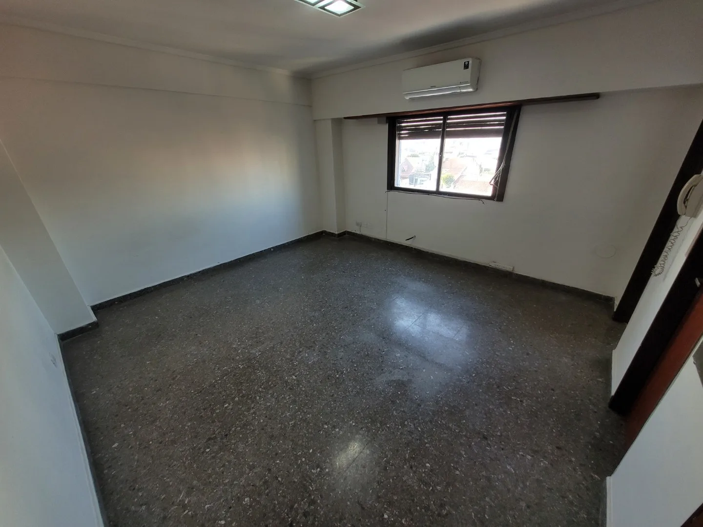 Квартира-студия с отдельной кухней в Wilde, Avellaneda