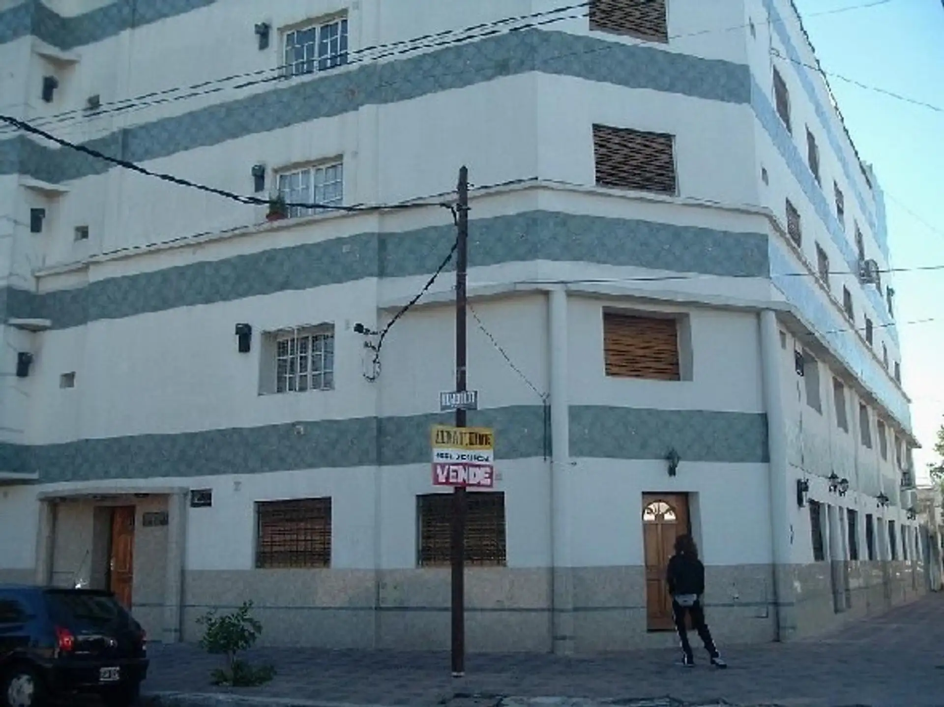 Two-room apartment with shared laundry in La Matanza