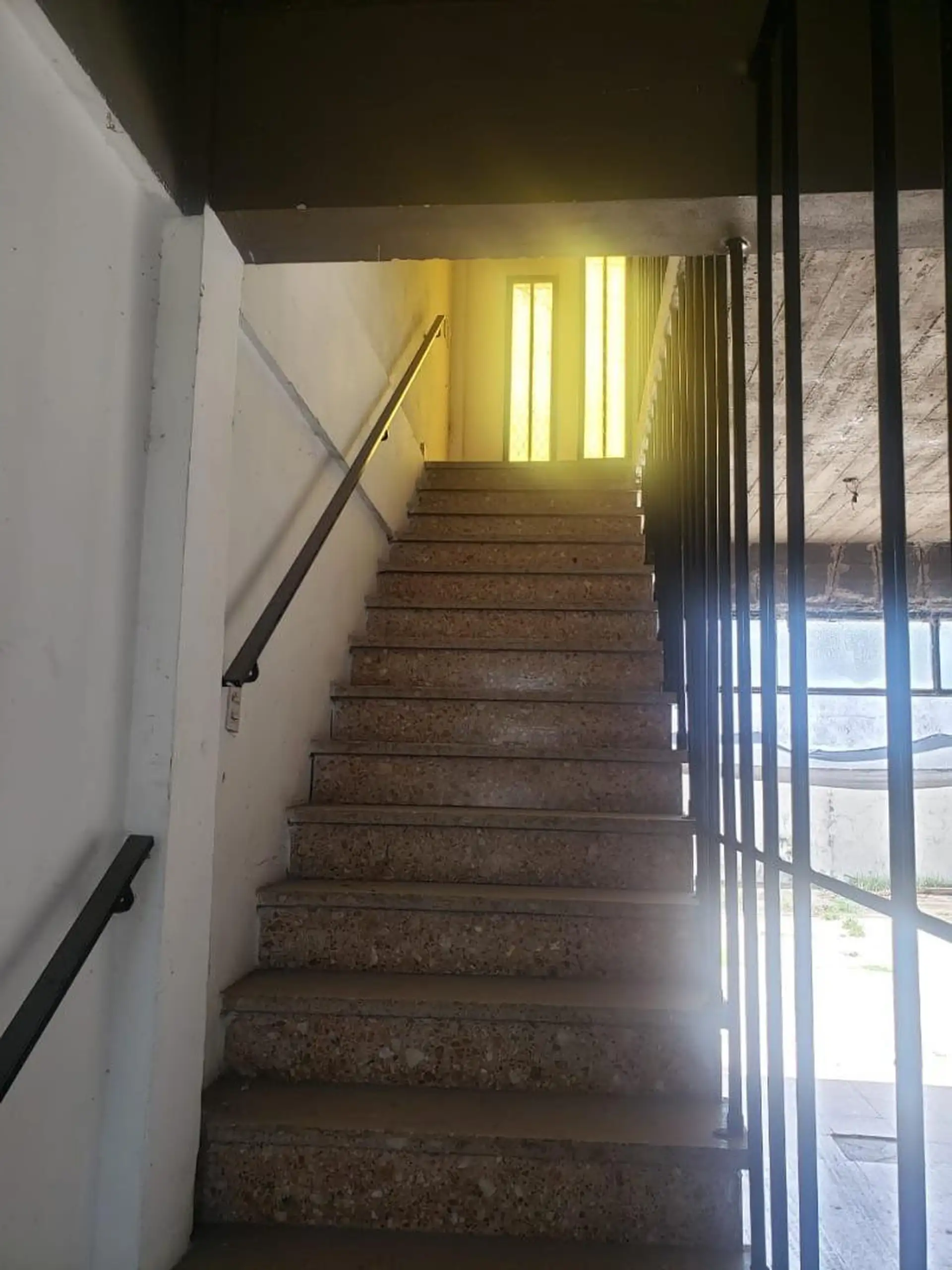 PH com estúdio e 2 dormitórios na frente, com varanda e terraço em Buenos Aires