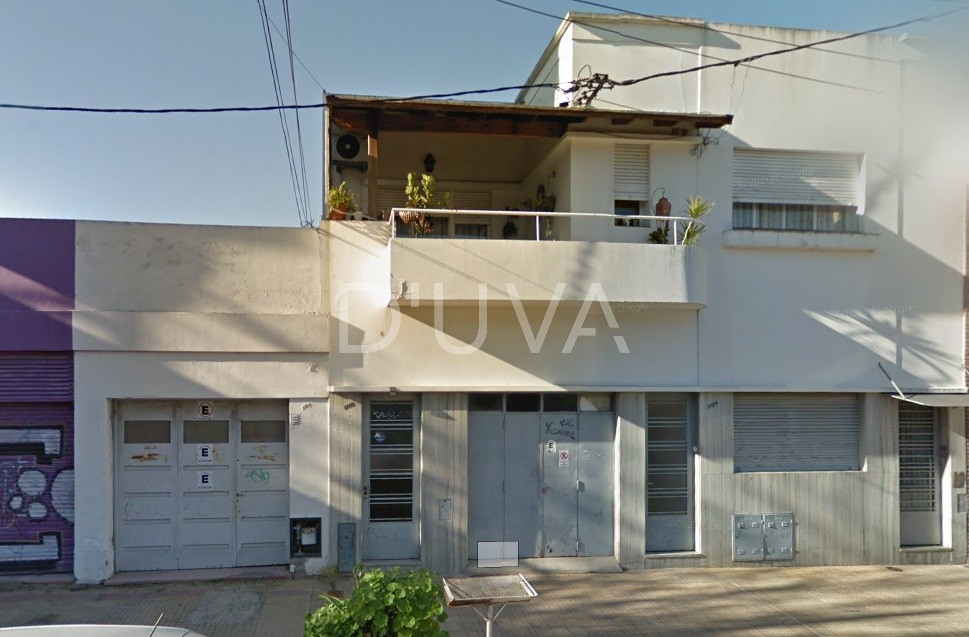 Kitnet com banheiro completo e pátio em Buenos Aires