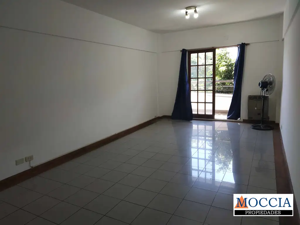 Departamento con balcón en Villa Urquiza