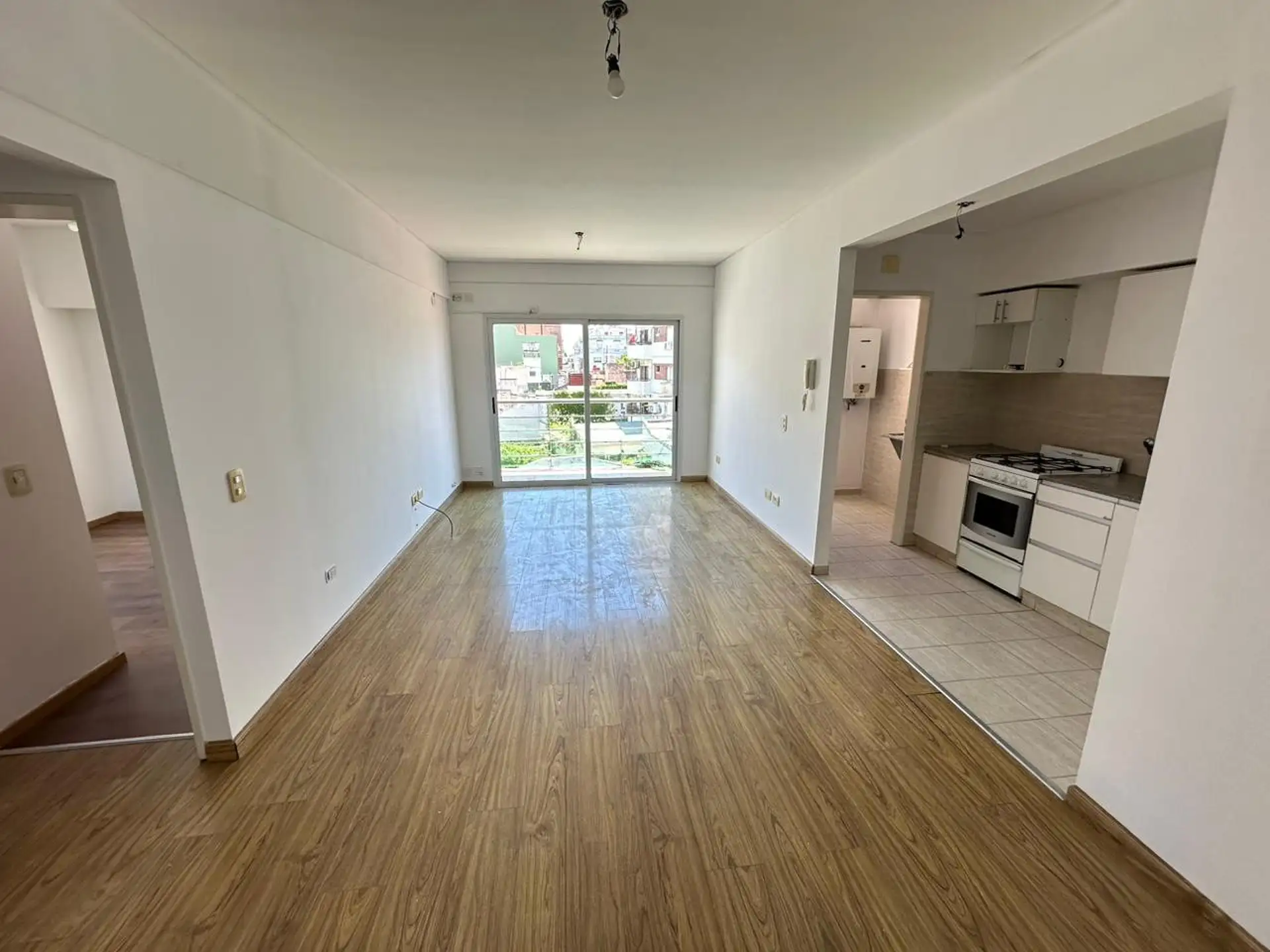 Полуэтажная квартира с 1 спальней и парковочным местом в Caballito