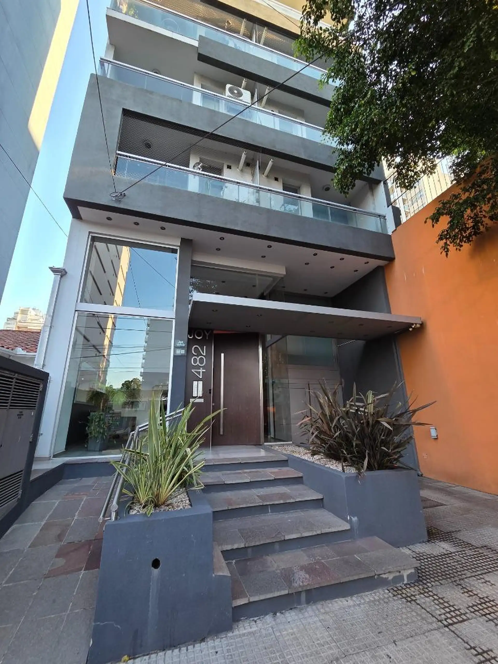 New two-room apartment with front balcony in Lomas de Zamora