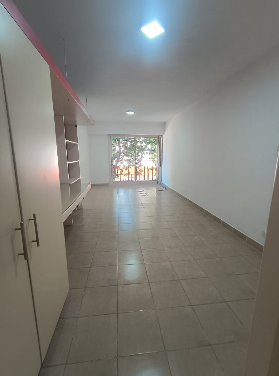 Studio apartment with balcony in Olivos