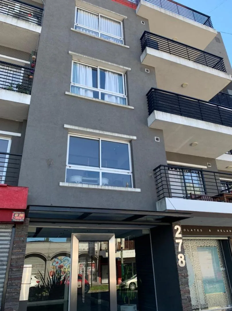 One-bedroom apartment with parking in Lomas de Zamora