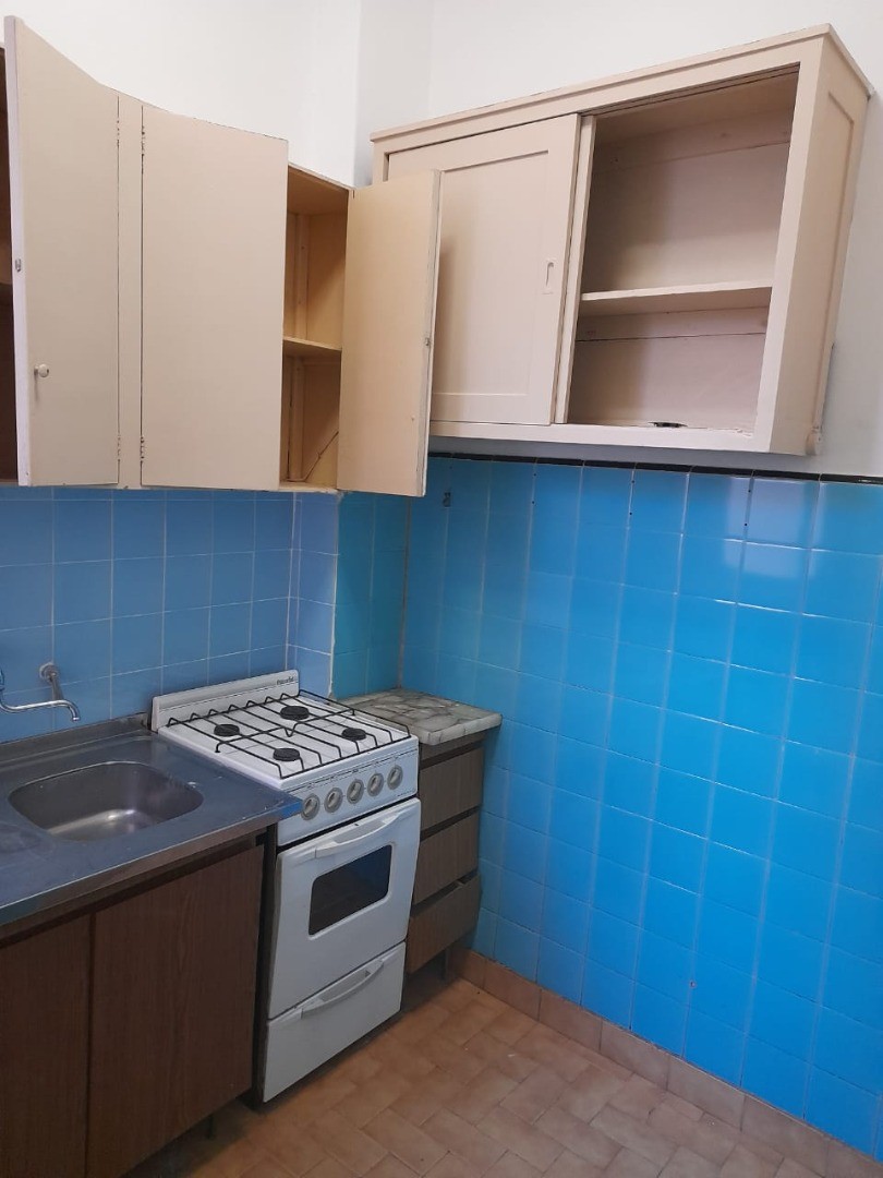 Apartamento de dois ambientes (meio andar) em Balvanera