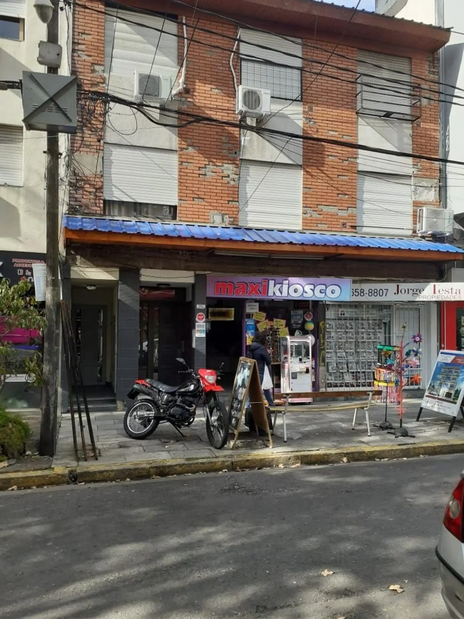 Departamento de 2 ambientes al frente en Ramos Mejía