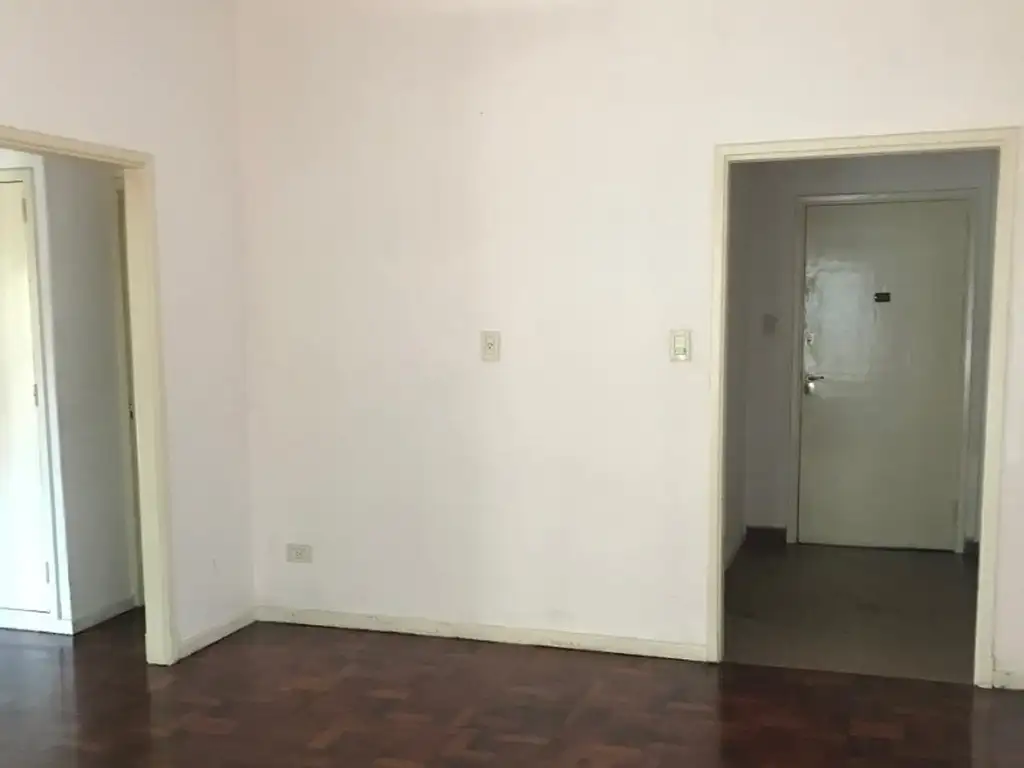 1 bedroom, front balcony
