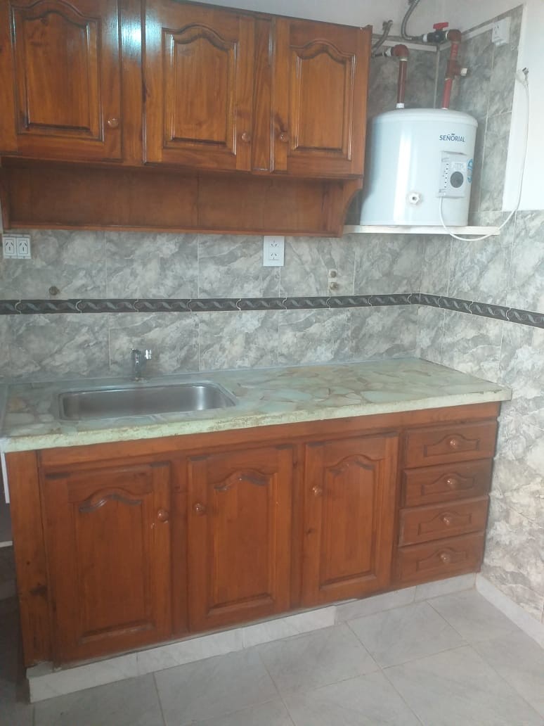 PH de 2 ambientes al contrafrente con patio y parrilla en Villa Adelina
