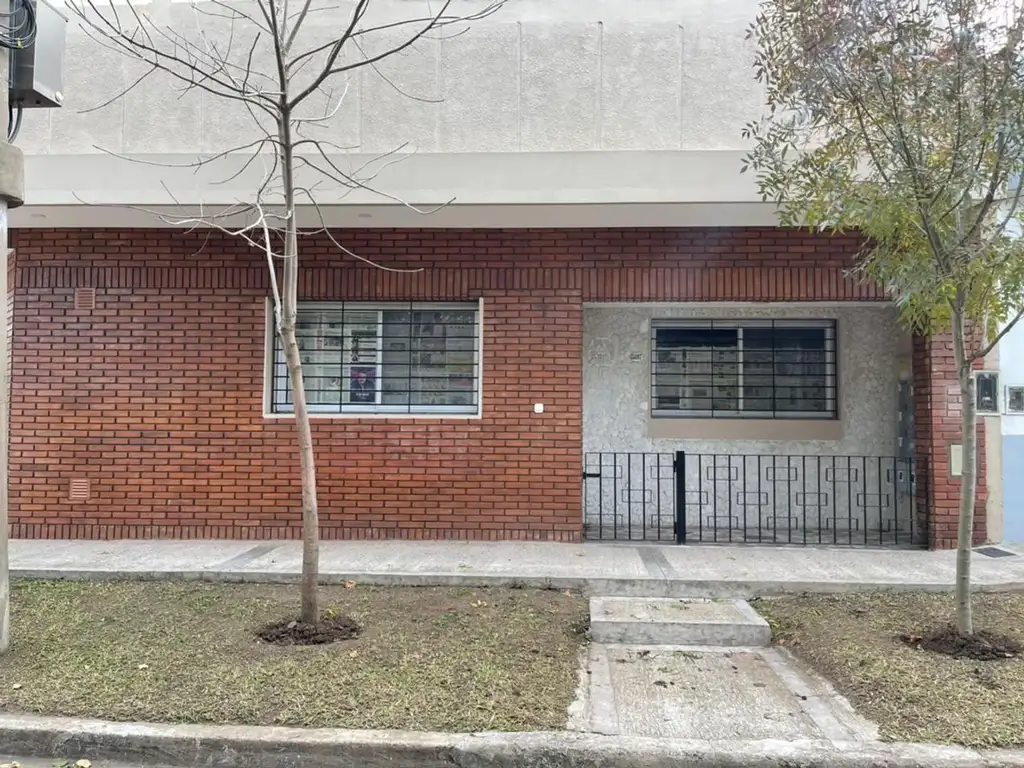 Casa refaccionada con patio