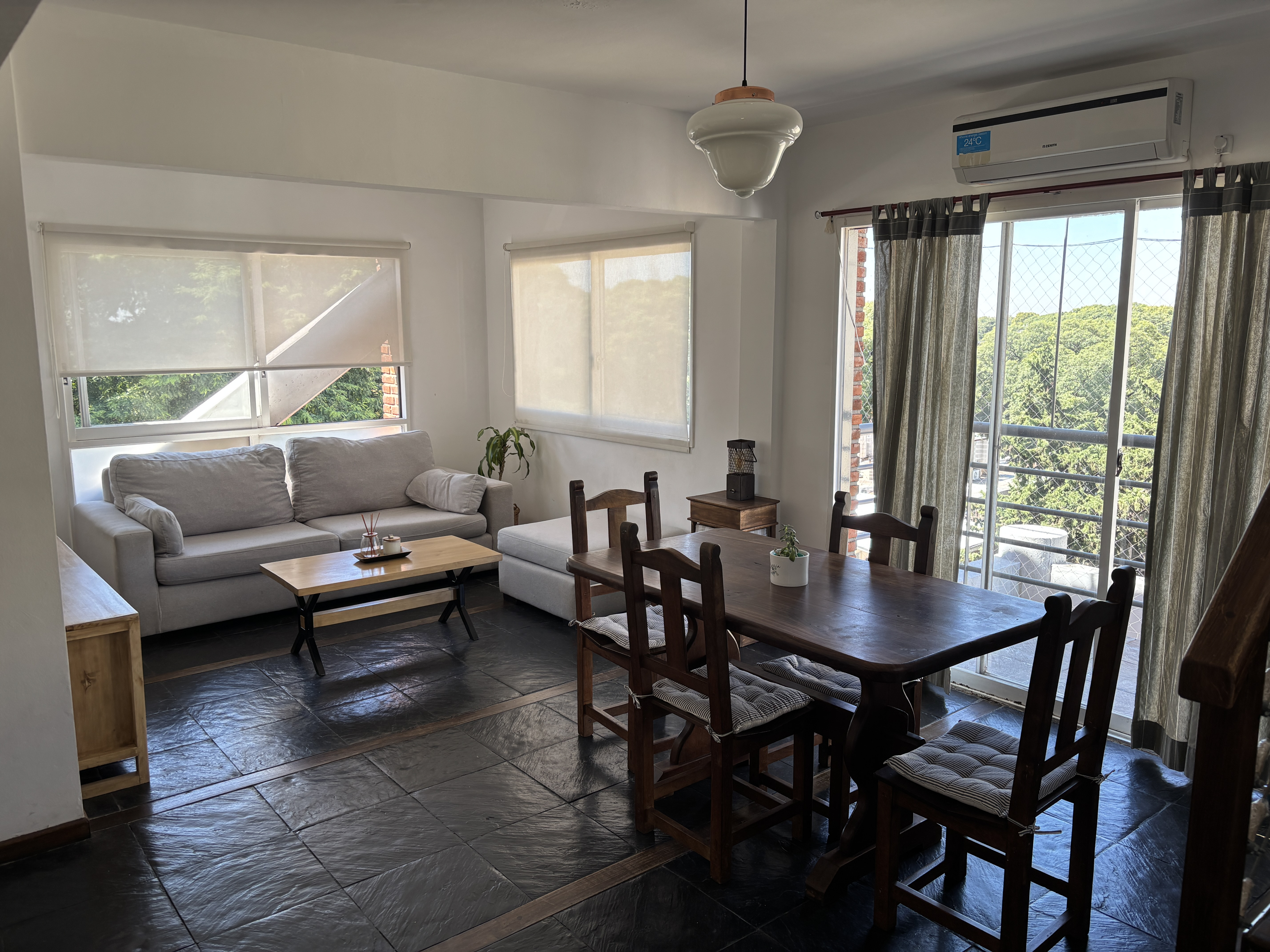 Two-bedroom duplex apartment with terrace and grill in Acassuso