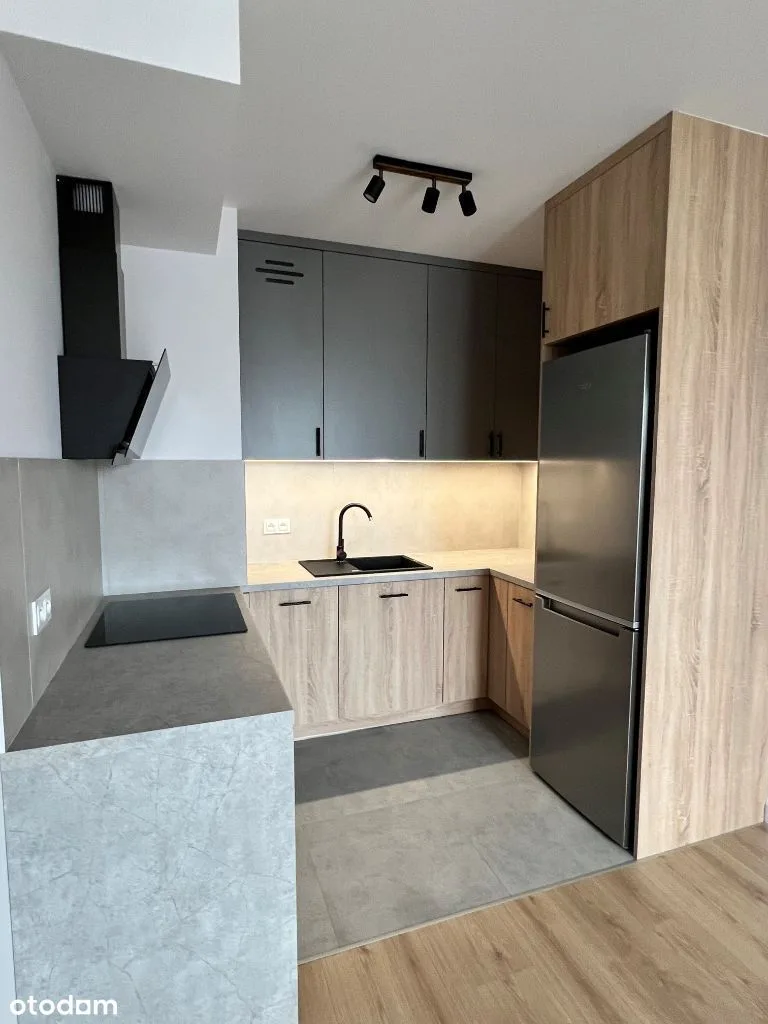 7 piętro, balkon, 2 pokoje
