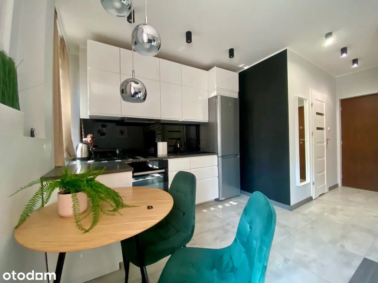 Ground floor 30 m², near metro