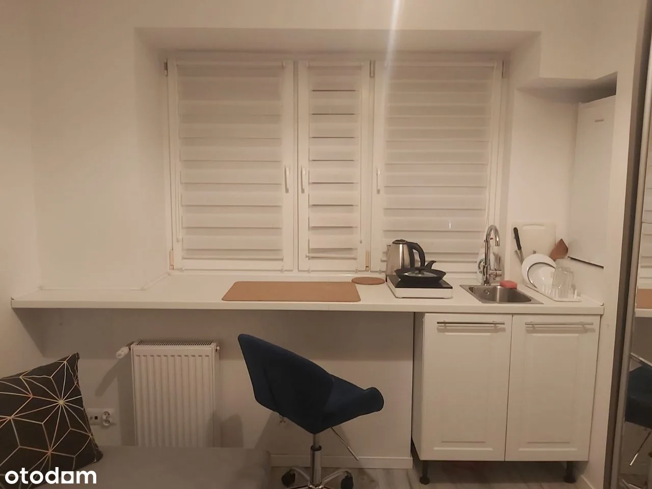 Clean Renovated Apartment for rent in the Center of Warsaw- Nowolipki