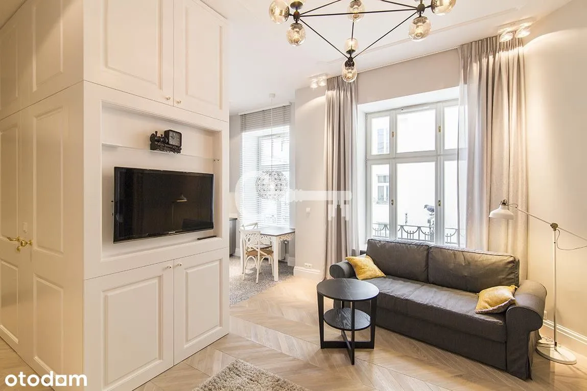Designerskie mieszkanie w kamienicy | Centrum