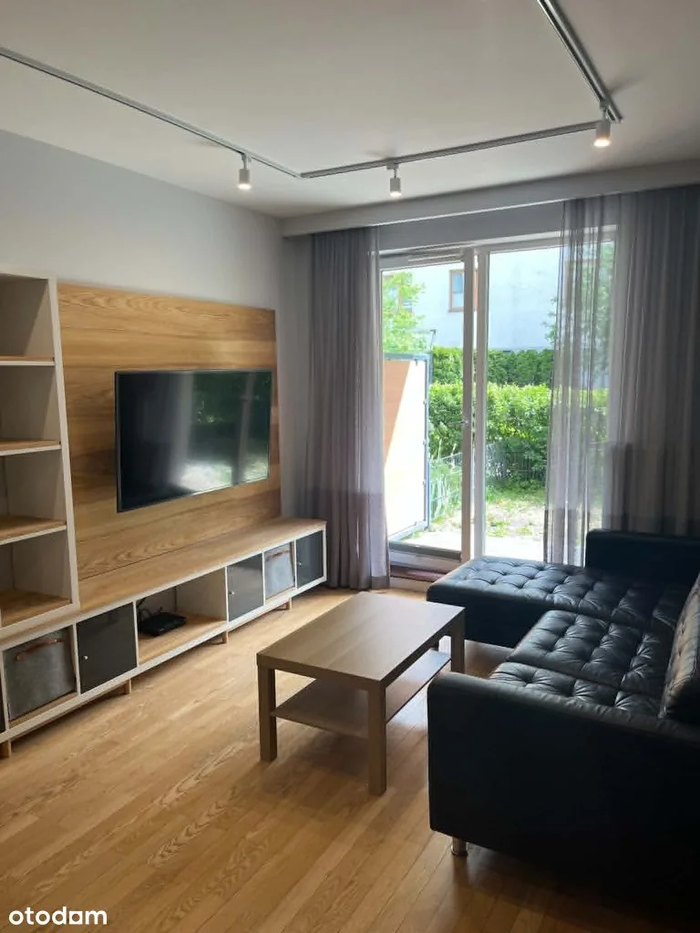 Apartment with two gardens in Bemowo