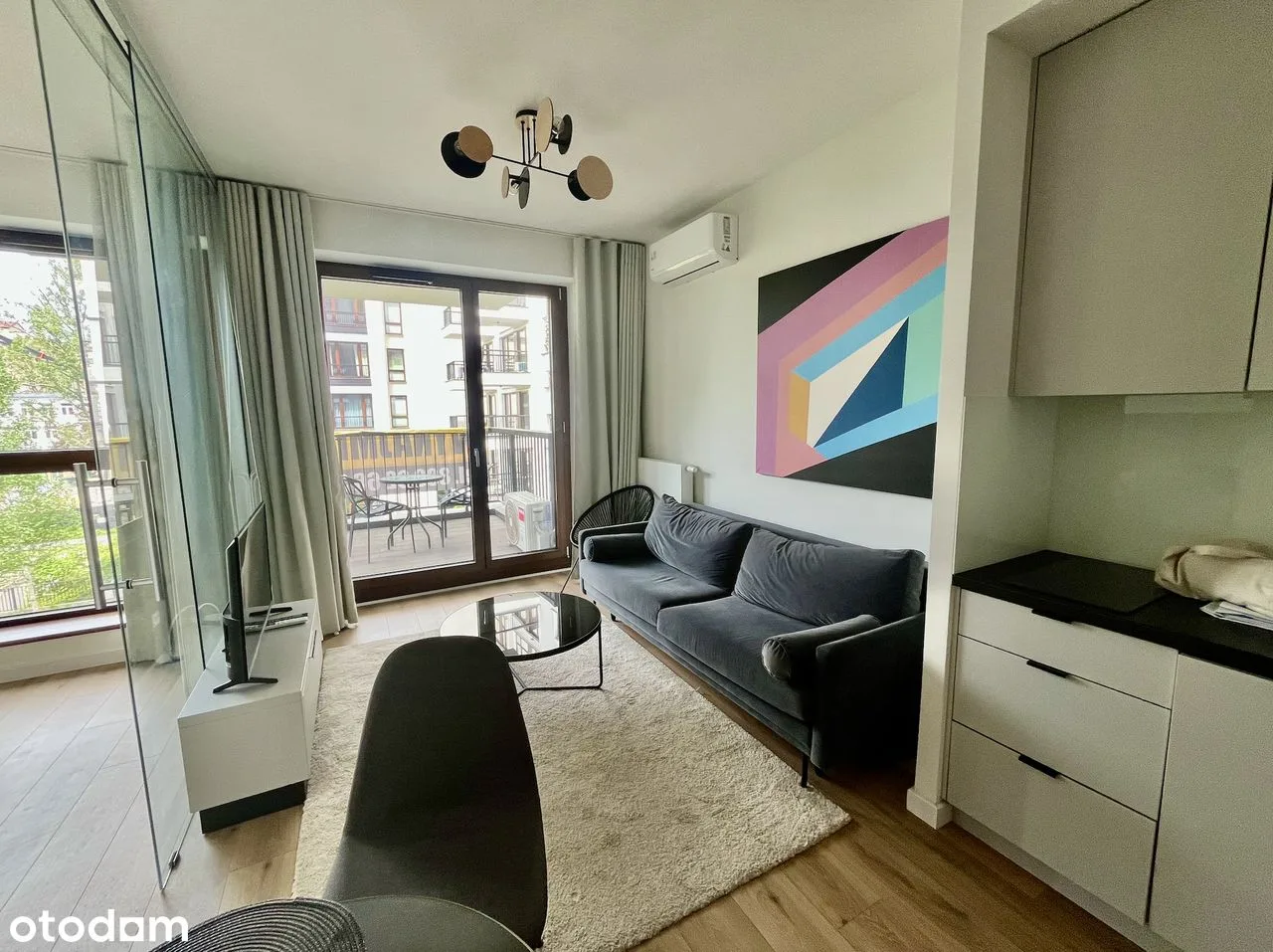 3rd floor, balcony, air conditioning
