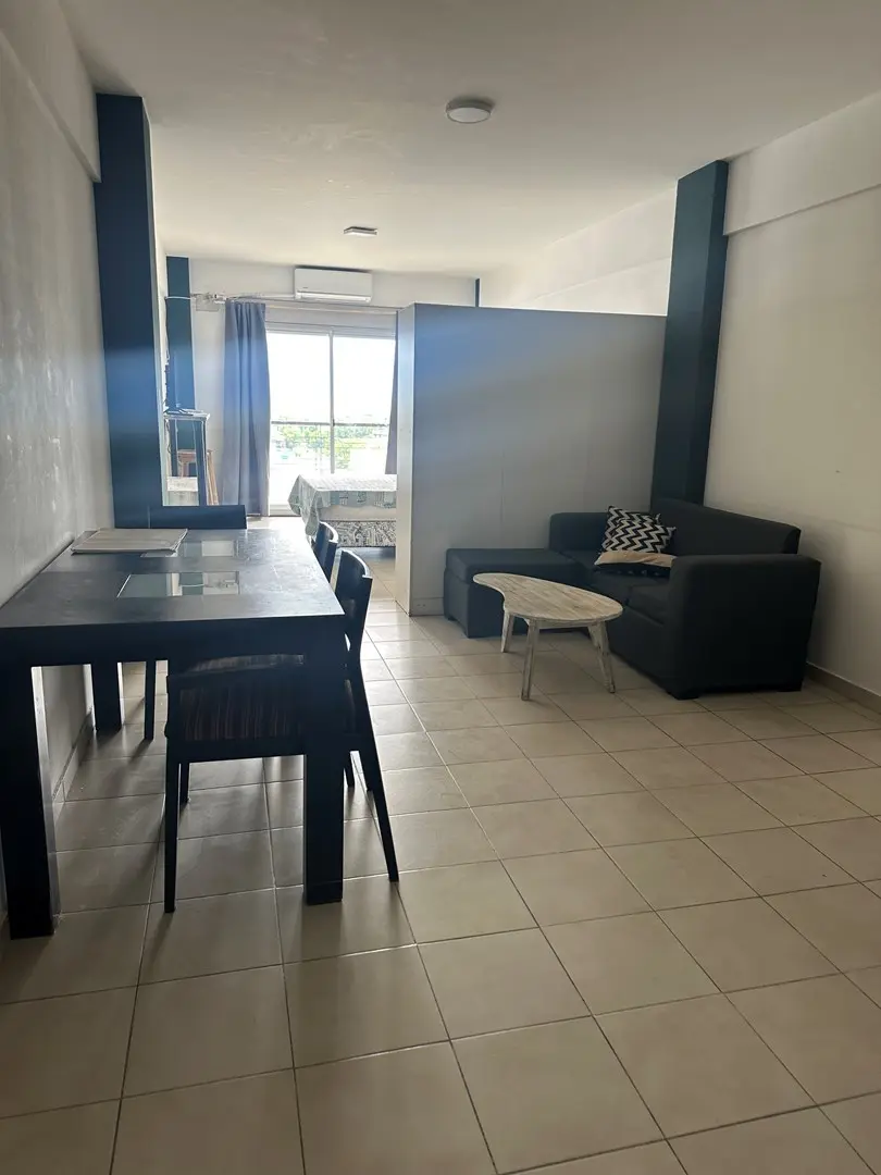 Kitnet com varanda no contrafrente em Chacarita