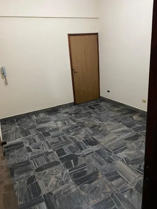 Apartamento tipo casa para alugar em Lanús Este com 2 dormitórios