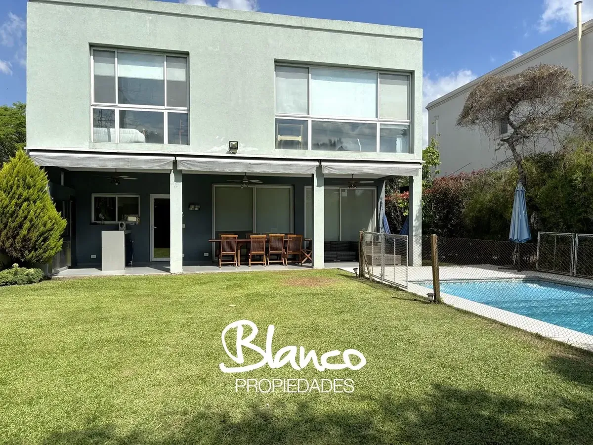 Аренда дома на двух этажах с 4 спальнями в Los Lagos, Nordelta, Tigre