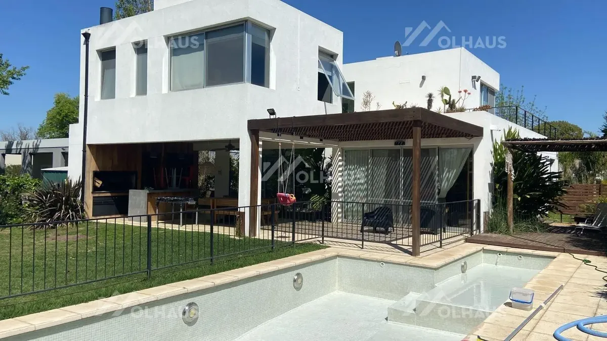 Three-bedroom house for temporary rent in San Matías, Escobar