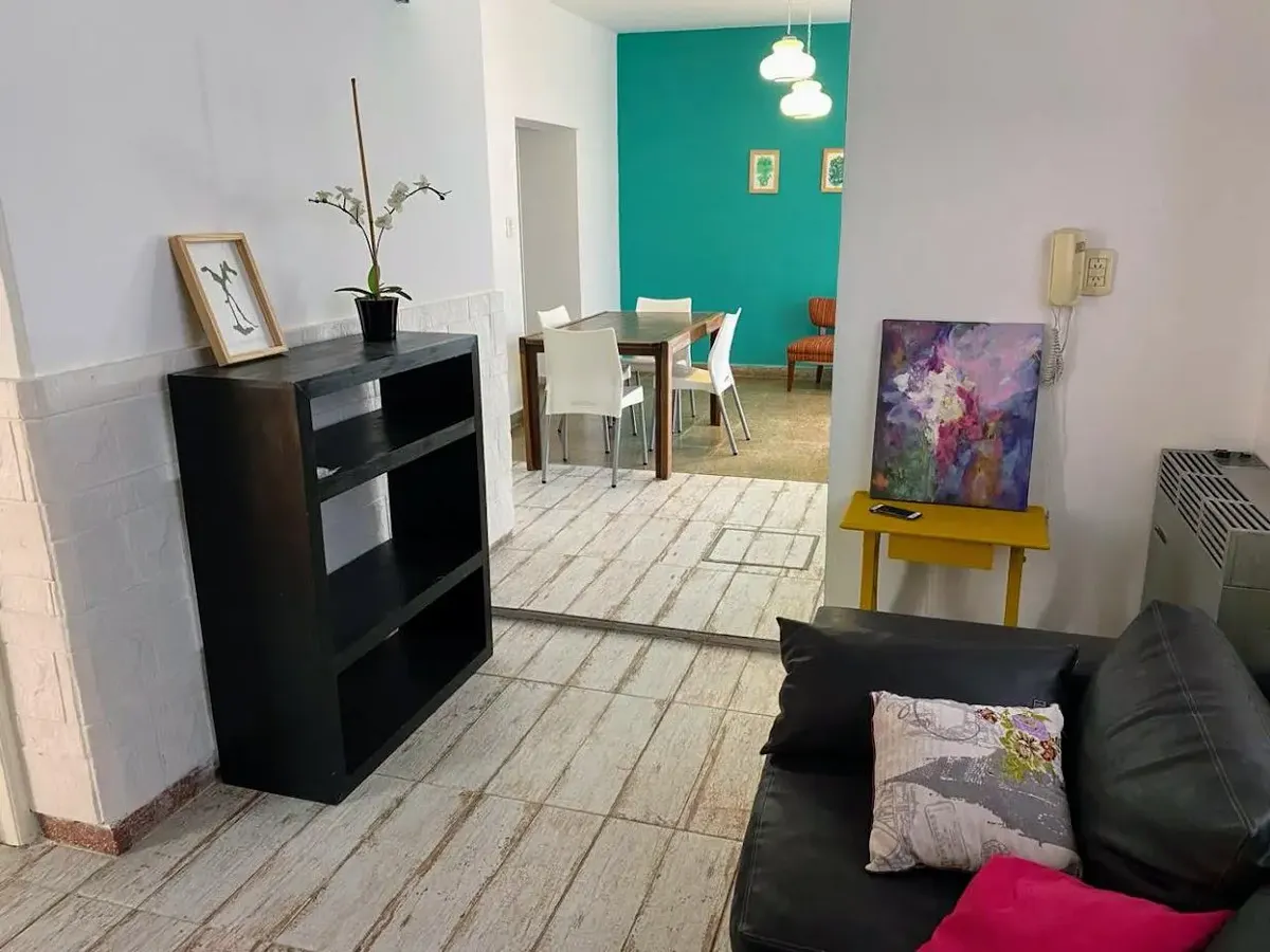 PH de 3 ambientes amoblado con cochera, patio y jardín en General San Martín