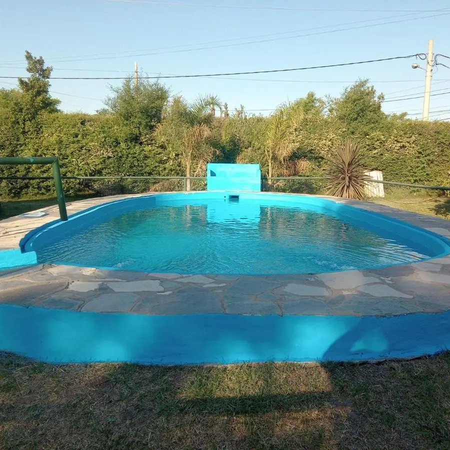 Casa de três dormitórios com piscina em Esteban Echeverría