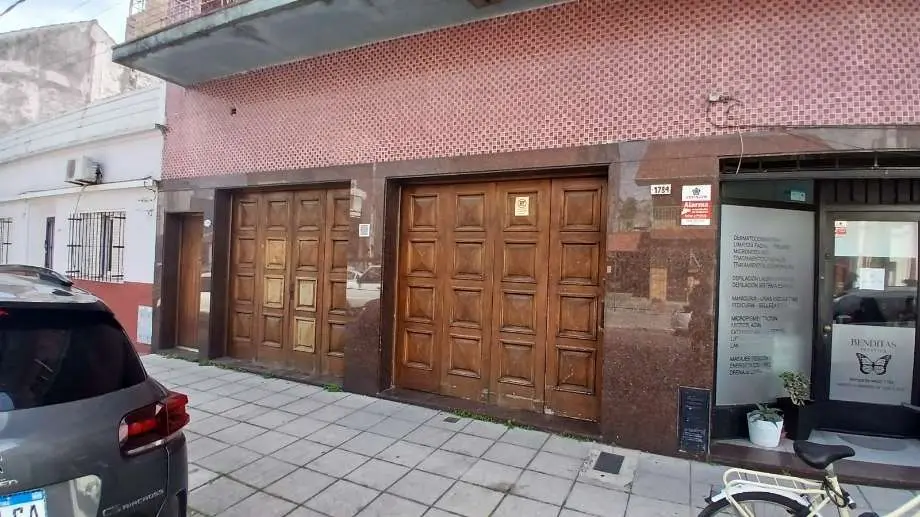 Departamento de 2 ambientes tipo casa en planta baja en Lanús Este