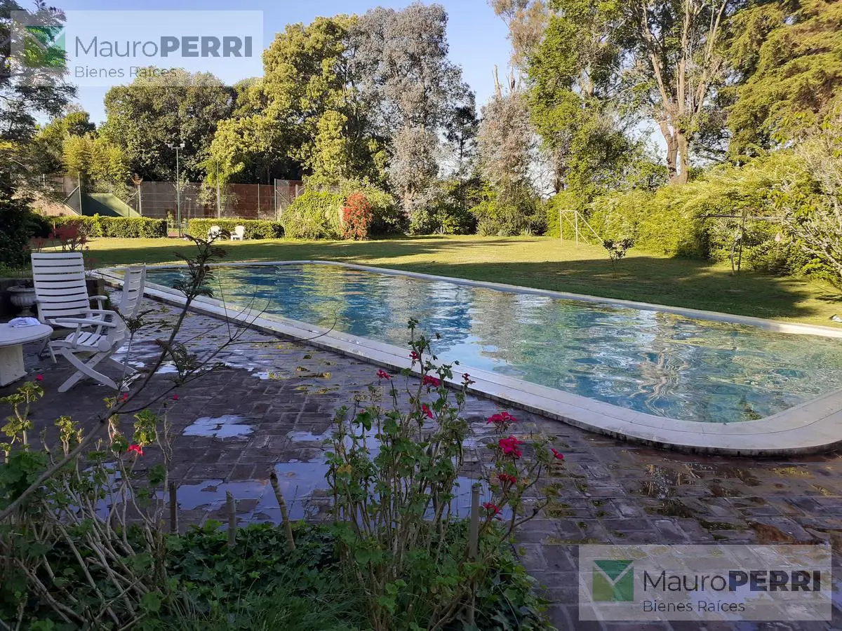 House with pool and large grounds for seasonal rental in Villa Elisa