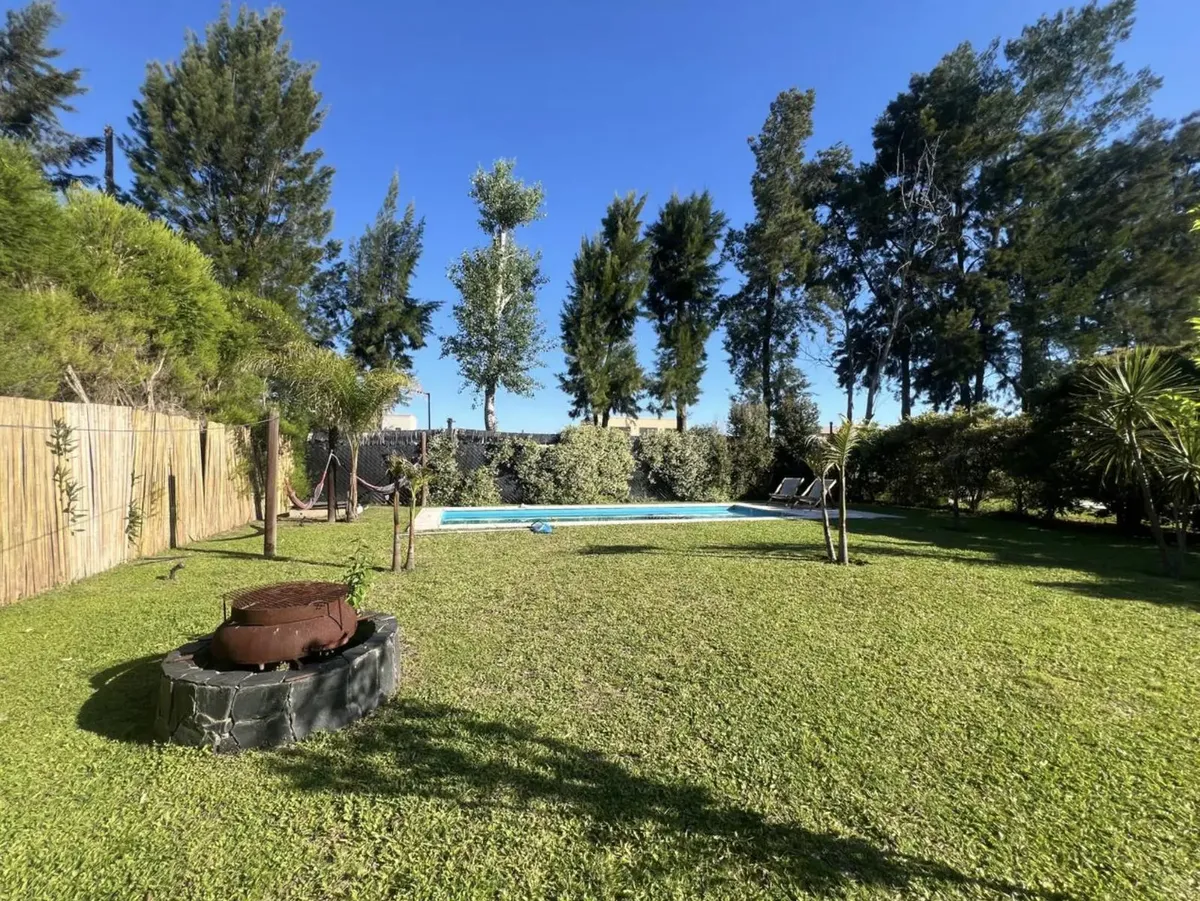 Four-bedroom house for temporary rent in Tigre