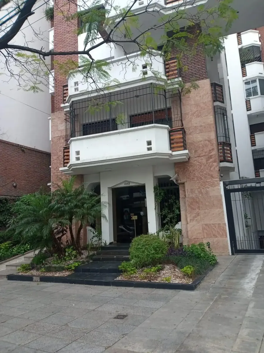 Квартира на весь этаж с 4 спальнями в Caballito