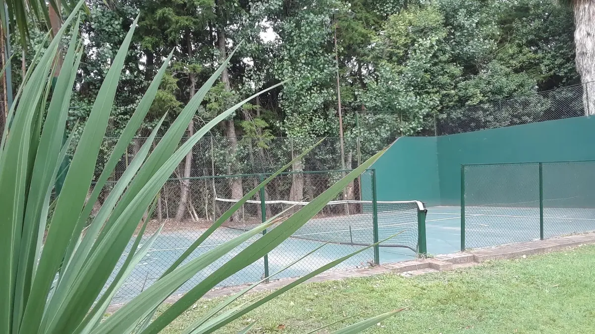 Four-bedroom apartment in Tigre with pool and paddle court