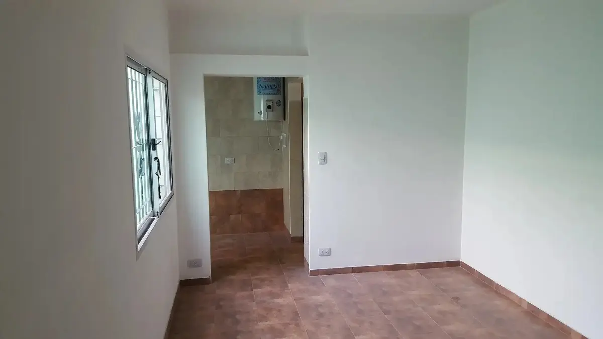 Apartamento tipo casa de dois ambientes em Flores