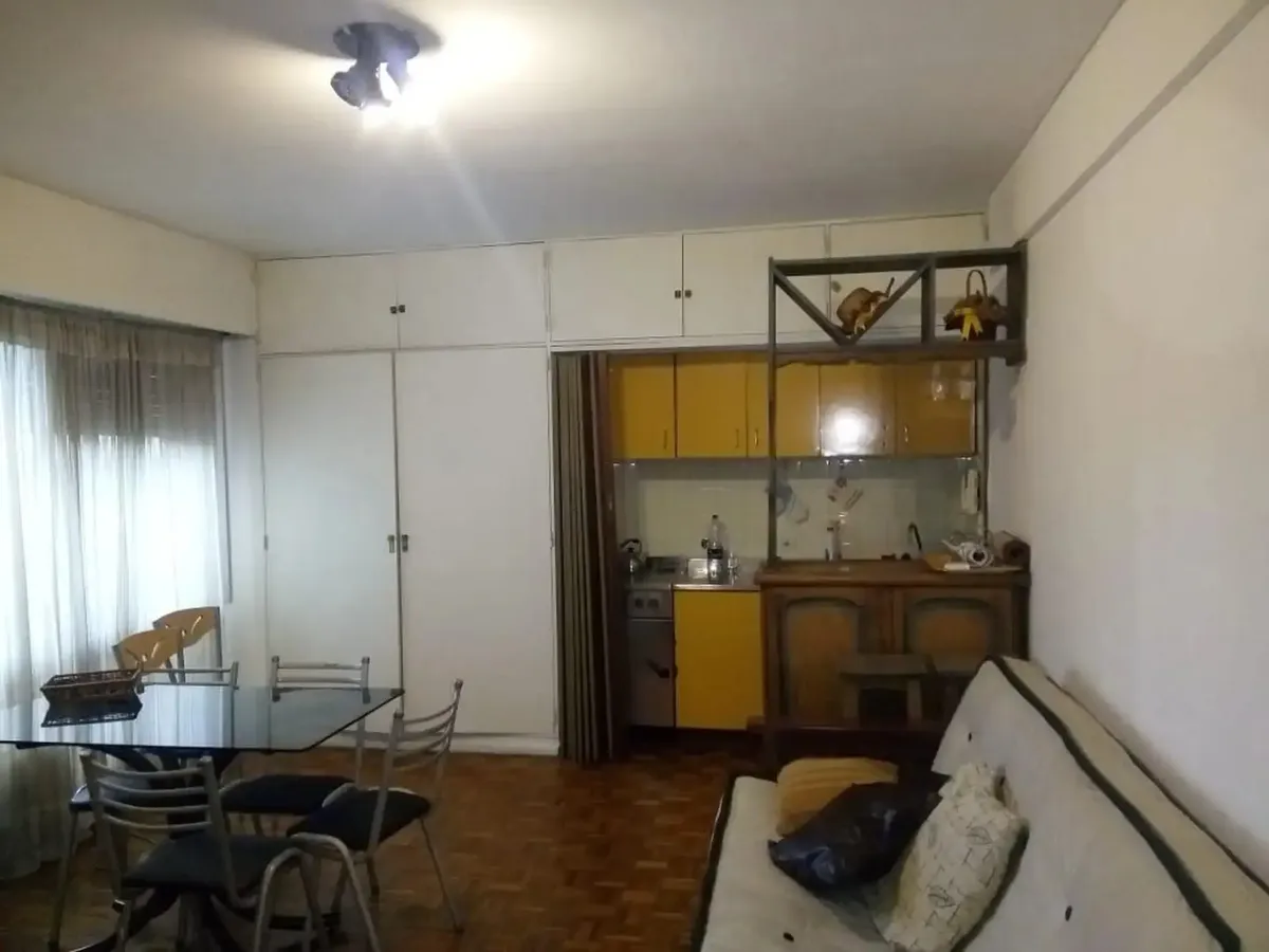 Kitnet mobiliada para aluguel temporário em San Nicolás