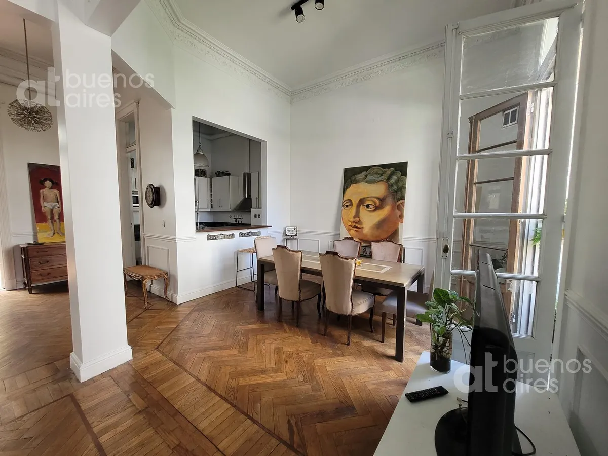 Departamento de 3 ambientes con patio en San Telmo
