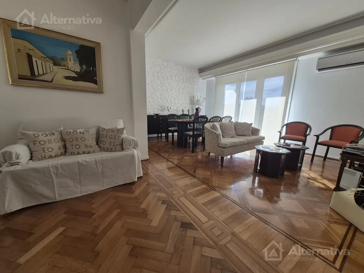 Departamento de 4 ambientes con 3 dormitorios en Parque Chas