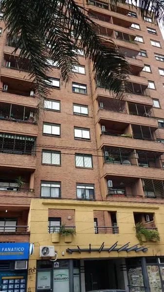Departamento de 3 ambientes con balcón al frente en Villa Ballester
