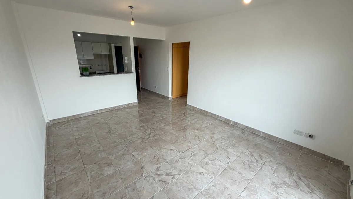 Two-room apartment with balcony in Martín Coronado