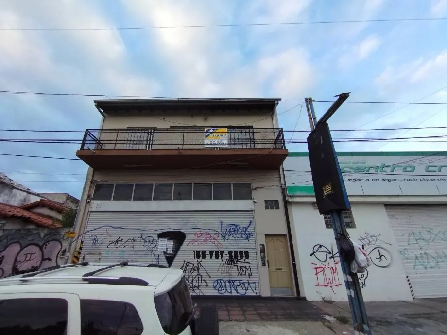 Departamento de 3 ambientes al frente en Castelar Sur
